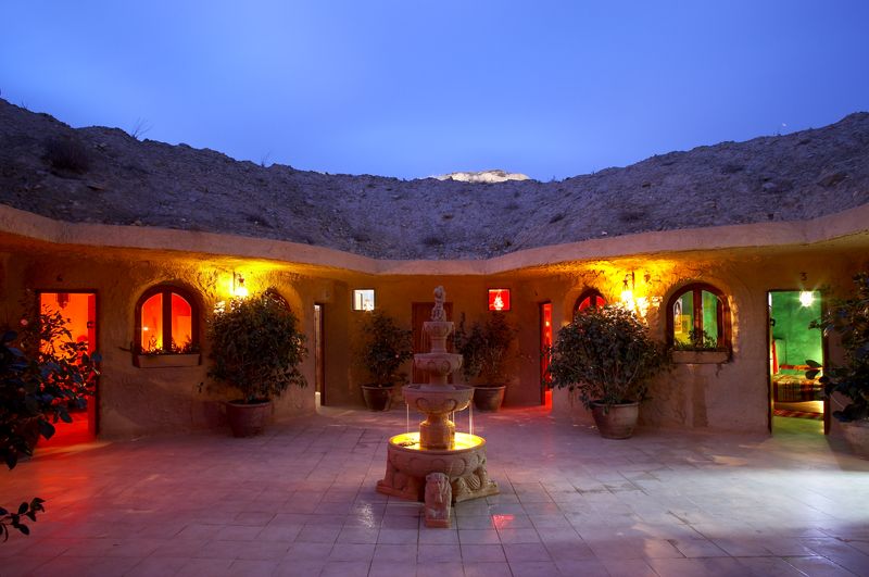 Hotel Cueva Tardienta Monegros