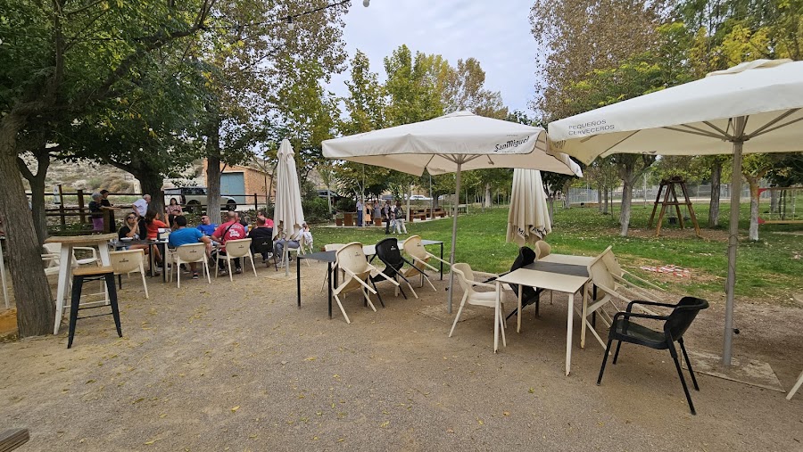 Restaurante-Piscinas El Prado