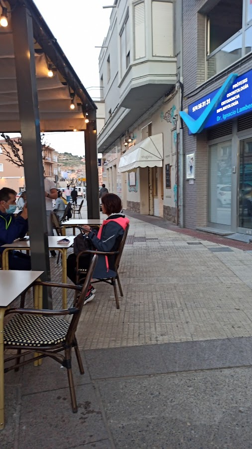 Shabby café