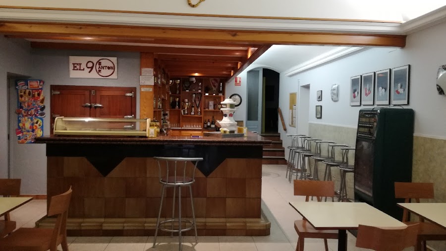 El 9 Bar Anton