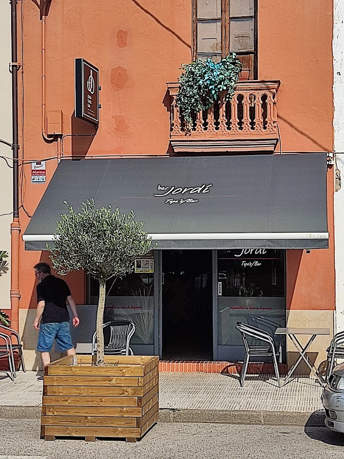 Jordi Tapes Bar