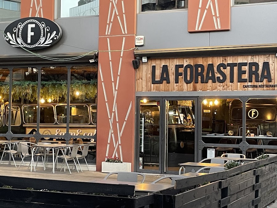 La Forastera