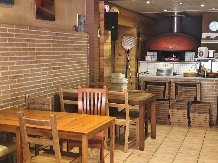 Pizzeria La Família